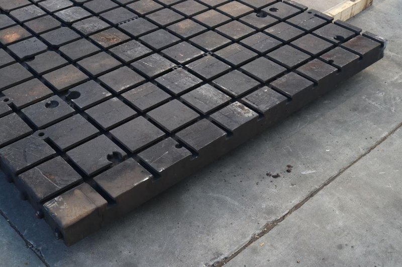 144&#039; X 73&#039; X 4&#039; SOILD STEEL T SLOTTED FLOOR PLATE: STOCK #73340