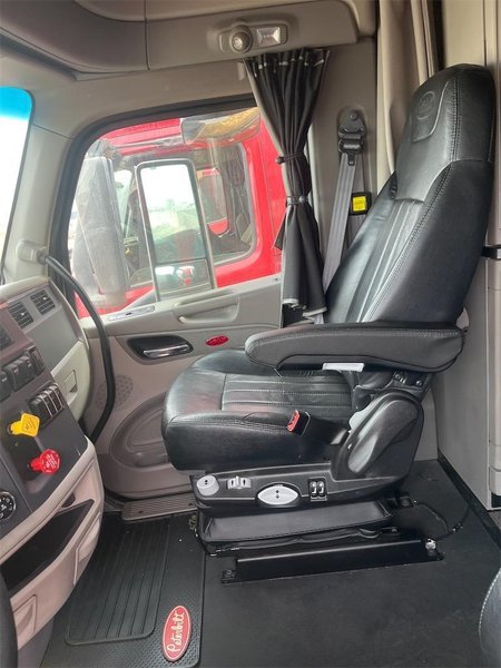 2022 Peterbilt 579 1XPBD49X4ND781737