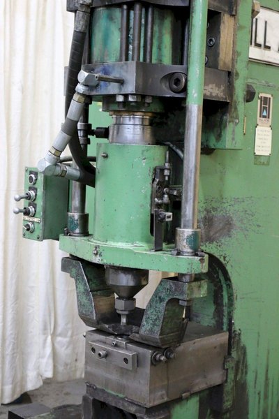 125 TON HILL ACME NO #7 HYDRAULIC PUNCH: STOCK #69485