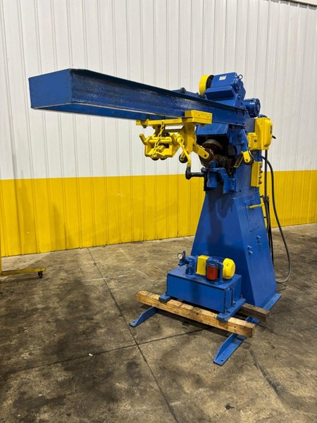 1/4&quot; CAPACITY BLUE VALLEY MODEL #FLANGER-T-588 FLANGING MACHINE: YOBRO #24453