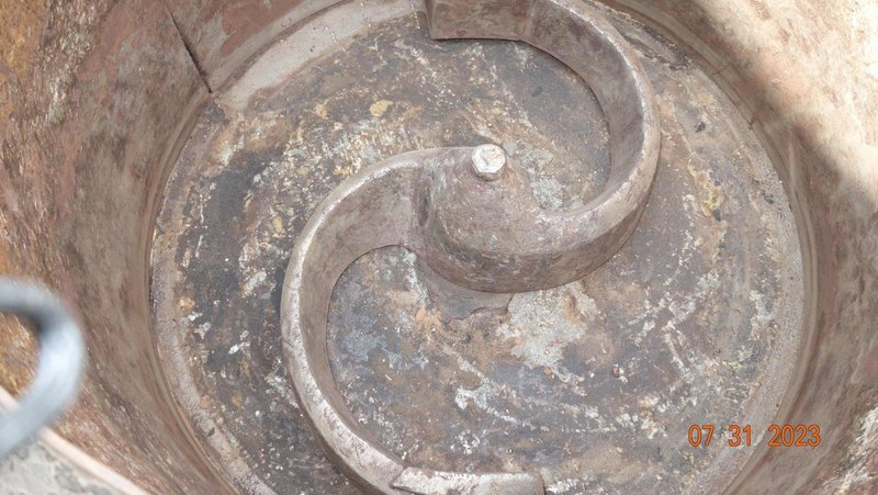 carver model 2cg portable mixer on wheels