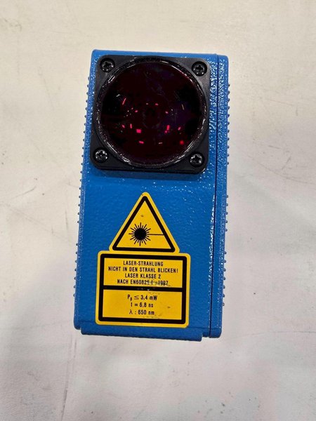 SICK DME3000-211P DISPLACEMENT SENSOR NEW