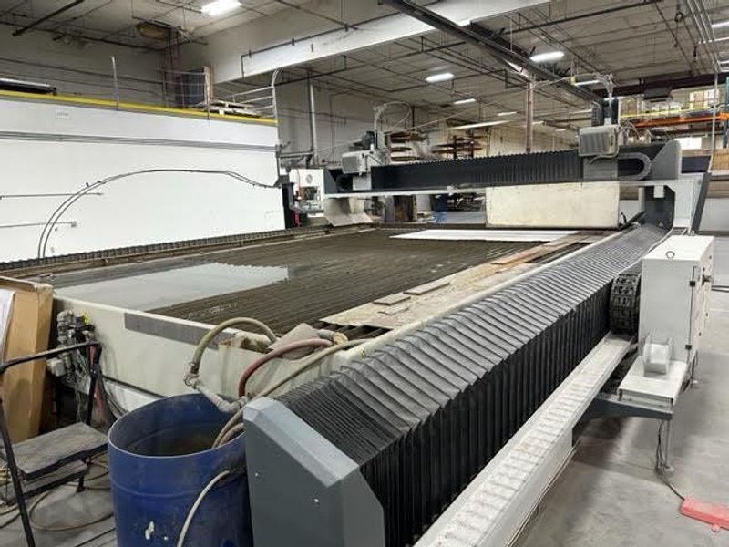 8.6′ x 20′ Flow Mach 500 WaterJet, 2017 – Dual Head,  Dual Garnet