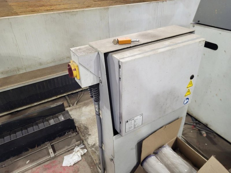 10′ x 20′ Flow M4C 3070C Dual Head Waterjet, 2015 – one 5 axis cutting head