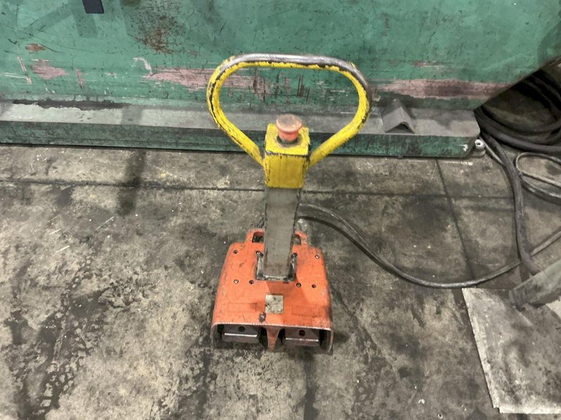 130 TON X 20' ACCURPRESS MODEL #713020 HYDRAULIC PRESS BRAKE: YOBRO #25003