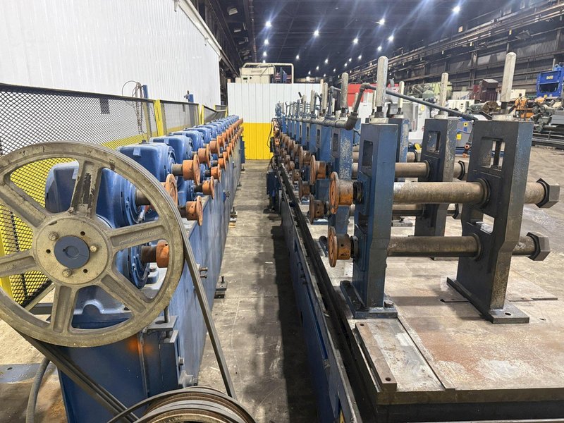 16 STAND x 3" X 18" ROLL SPACE BRADBURY MODEL #430 U-JOINT DRIVE ROLLFORMER: YOBRO #25254