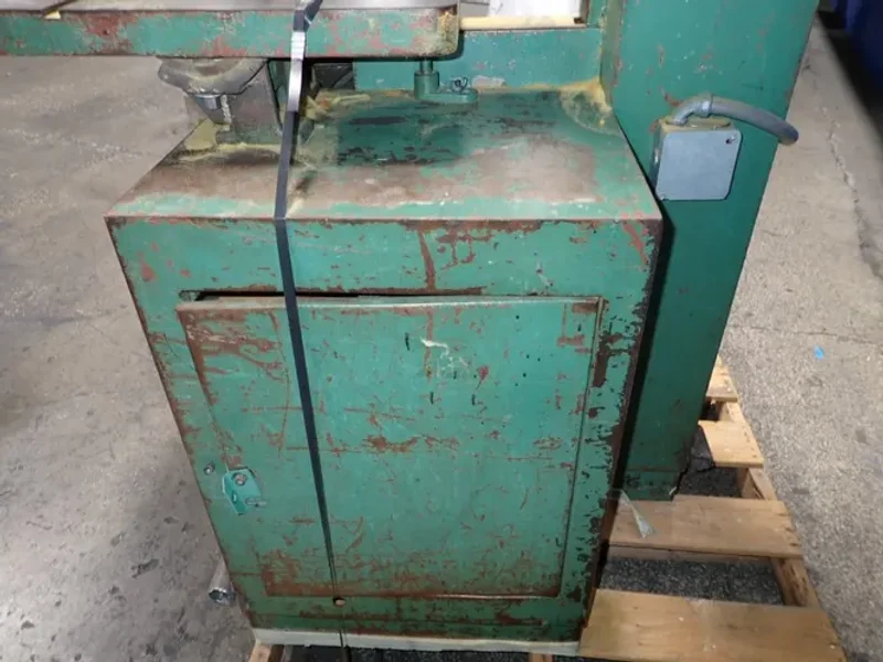 19" THROAT VERTICAL BAND SAW