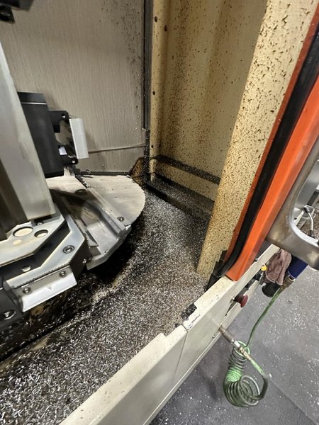 Mazak HCN-4000 400mm HMC, 2012 – 80 Tools, Full 4th Axis, CAT40, Probing, Chip Conveyor