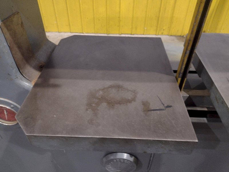 36" DOALL MODEL #3613-1 VERTICAL BANDSAW: YOBRO #24515