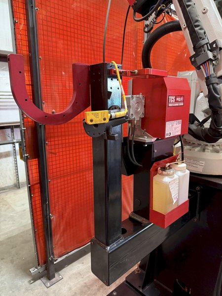 LINCOLN ELECTRIC ROBOT WELDING SYSTEM WITH ABB 6 AXIS ROBOT, 300 KG HEAD AND TAILSTOCK, LINCOLN R450 WELDING, 2021