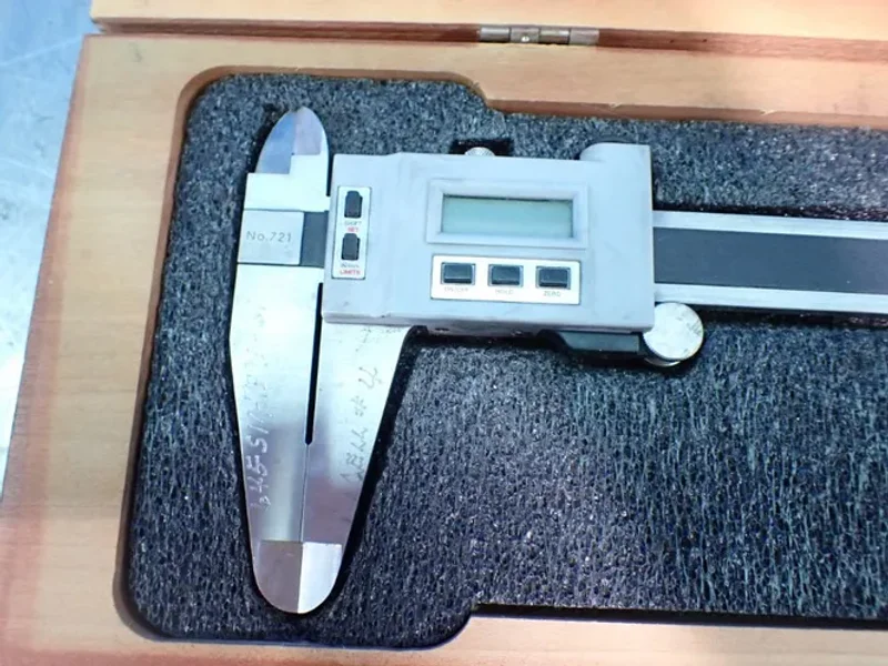 STARRETT 26" TOTAL CALIPER LENGTH DIGITAL CALIPER W/CASE  -  721