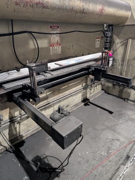 175 Ton x 12′ Accurpress 717512 CNC Press Brake, 2000 – Comes With Tooling