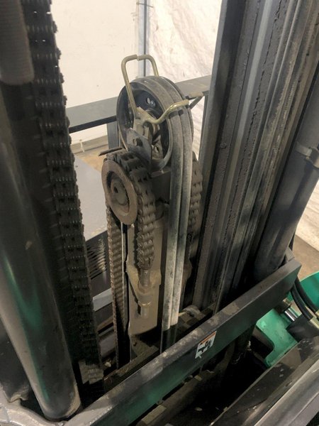 4,450 LB. MITSUBISHI MODEL FBC25N-AC ELECTRIC FORKLIFT. STOCK # 1162923.