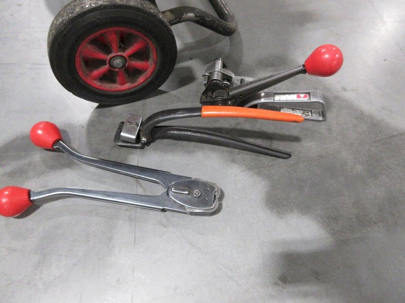 Signode DF-15 Metal Banding Cart with Band Ratchet, Crimper, Cutter- Auction Item