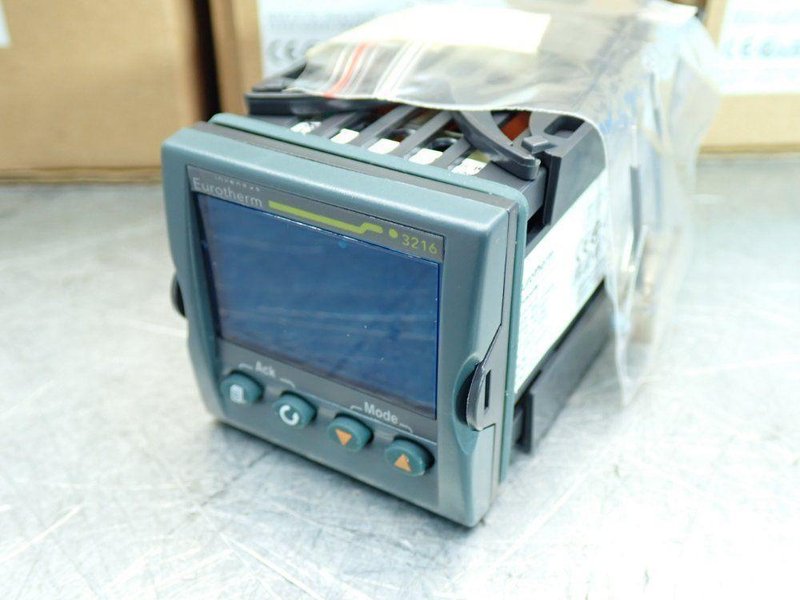 EUTOTHERM TEMPERATURE CONTROLLER, 8PCS  -  3216