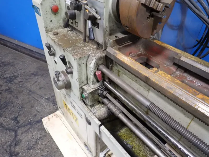 VICTOR / TAICHUNG MACHINERY 20" X 40" LATHE  -  400X1000