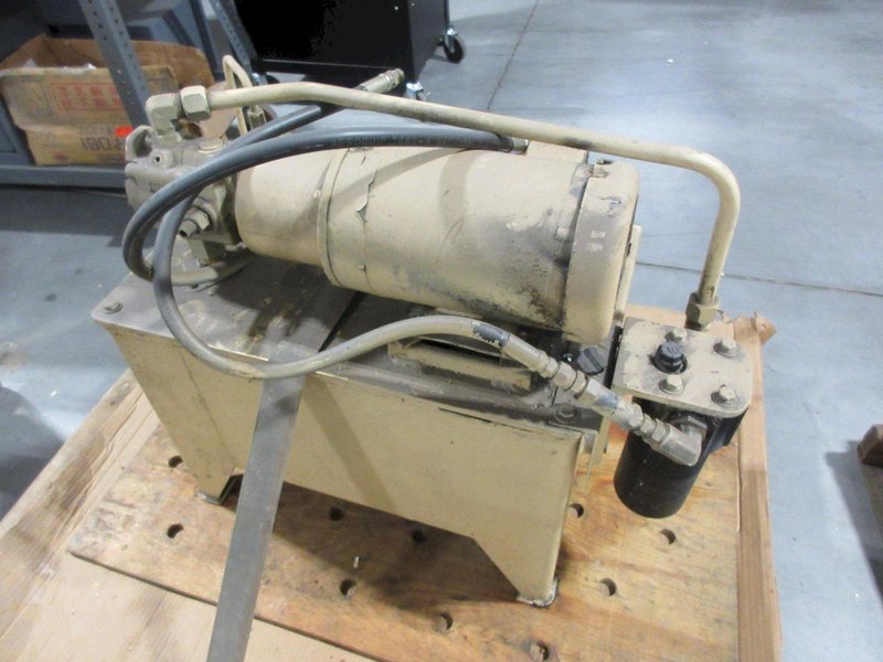 Continental Hydraulics Pump &amp; Tank, Model RN10-A-2BMTC-H1-F- Auction Item