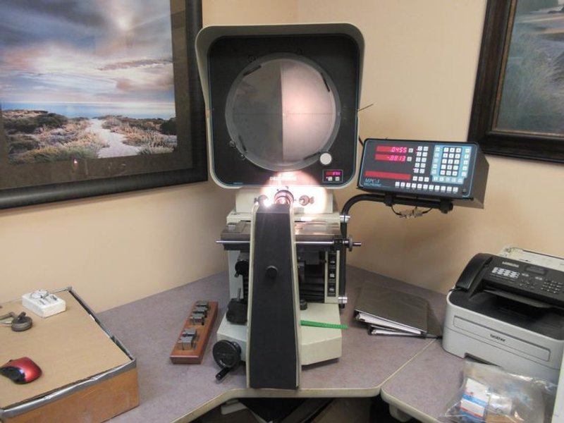 Deltronics DH214-MP 14" Optical Comparator with MPC-5 2-Axis DRO, LED Screen Angle Display, Surface &amp; Profile Illumination- Auction Item