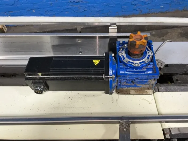 BOSCH 126” X 10” BELT CONVEYOR   -  3-BELT FEEDER