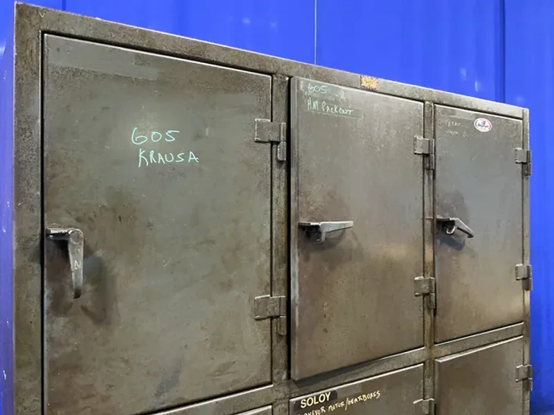 STRONG HOLD 6 DOOR LOCKERS