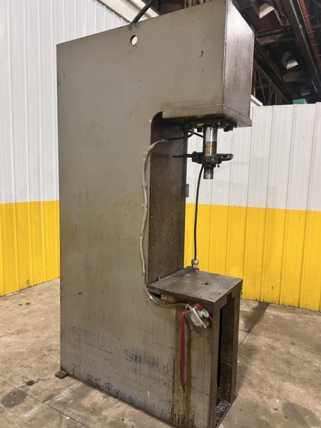 15 TON GREENERD MODEL #HA-15-5 C FRAME HYDRAULIC PRESS: STOCK #23457