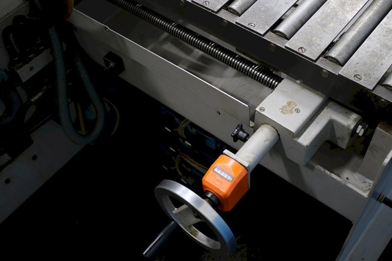 8.6" X 8.6" BEHRINGER MODEL #S2 HBP-220A HORIZONTAL BANDSAW: STOCK #75889