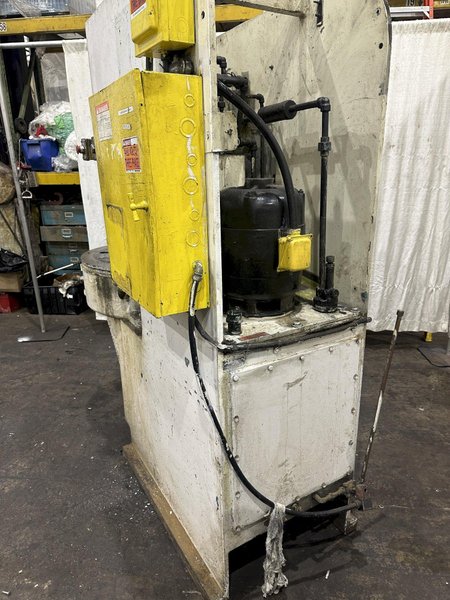 10 TON DENISON HYDRAULIC C FRAME PRESS: STOCK #77659