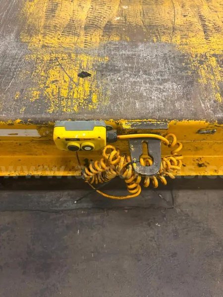 4,000 LB VESTIL HYDRAULIC TILT TABLE. STOCK # 1000825.