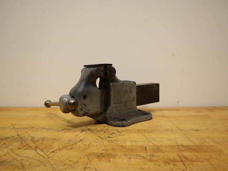 REED Bench Vise 104R, 4" Wide Jaws- Auction Item