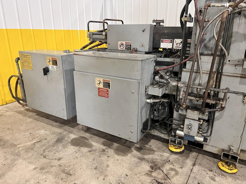 80 TON NEWBURY MODEL #V580BRS INJECTION MOLDER: STOCK #20099
