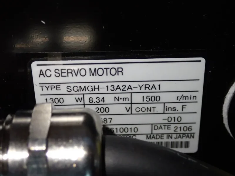YASKAWA AC SERVO MOTOR  -  SGMGH-13A2A-YRA1