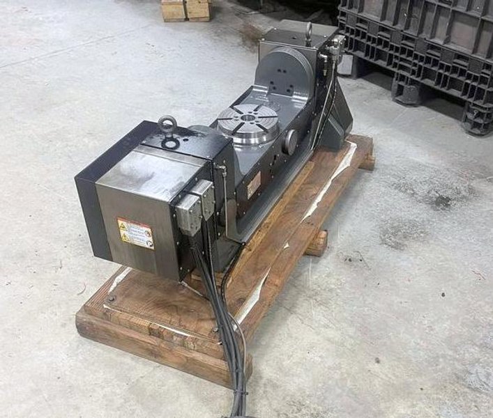 Haas TR-210 5th Axis Trunnion Rotary Table, 2017 – 8.3″ Platter