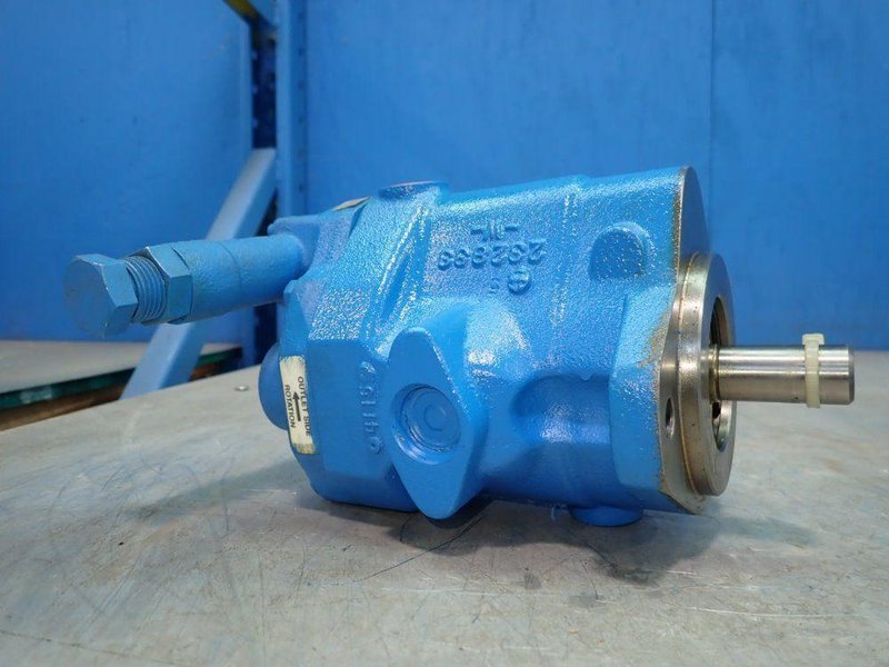 VICKERS HYDRAULIC PUMP  -  PVQ13-A2R-SE1S-20-C14-12