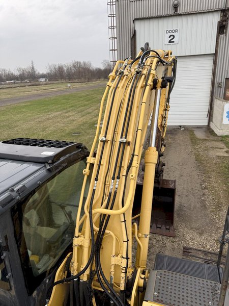 2013 KOBELCO SK210-9 EXCAVATOR W/ SPARE BUCKET. STOCK # 0429826