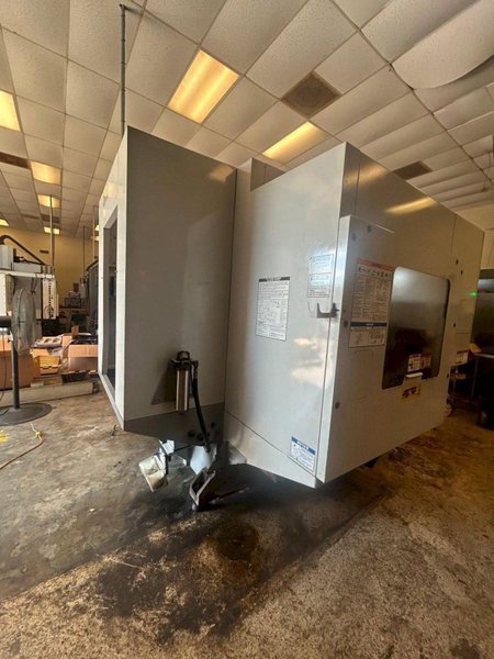 Haas EC-300 300mm CNC HMC, 2006 – Through Spindle Coolant, 8K Spindle