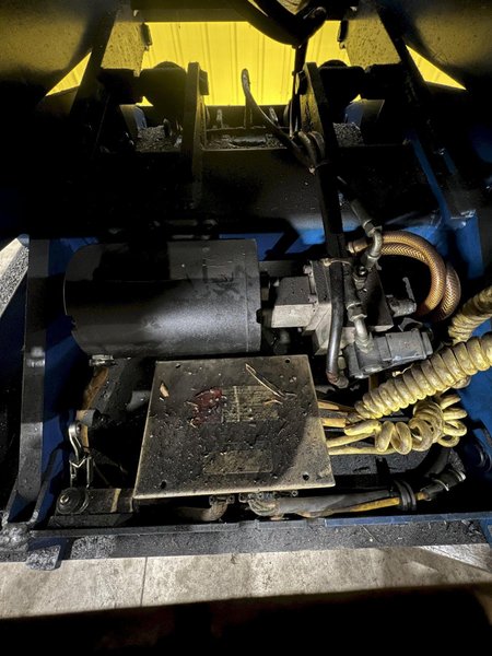 5,000 LB VESTIL MODEL #EHLTT-4848-5-47 HYDRAULIC LIFT AND TILT SCISSOR TABLE: STOCK #20544