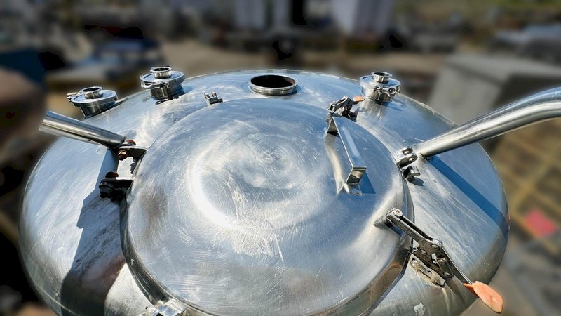 INOX Industries Inc.  |  S.S. V-Bottom Storage Tank / Vessel