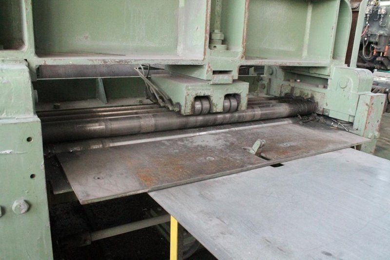 48&#039; X 16 GA MCKAY 7-ROLL BACKED UP STRAIGHTENER : STOCK #64602