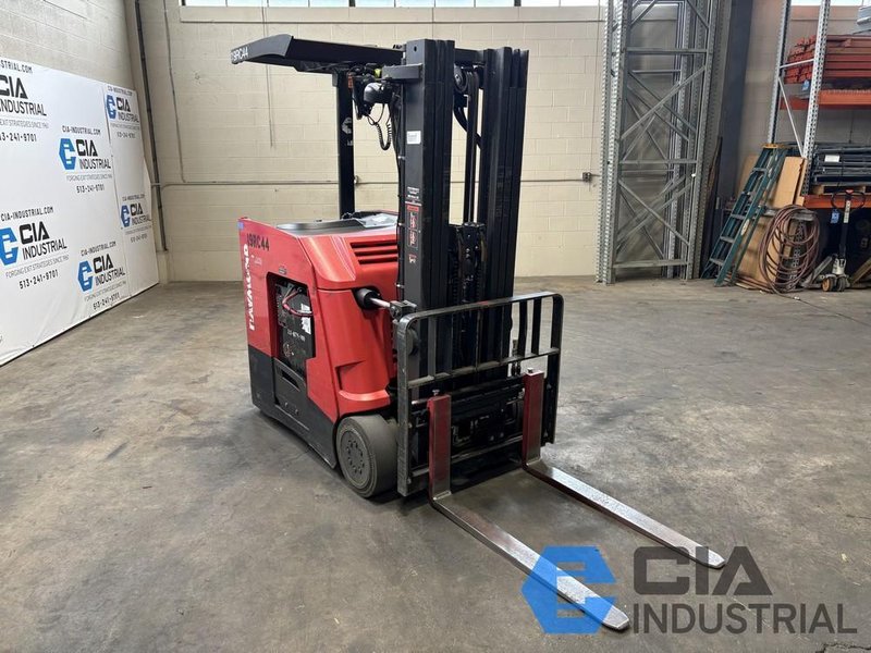 2019 - 3,500 LB. RAYMOND MODEL 425-C35TT STAND-UP ELECTRIC FORKLIFT