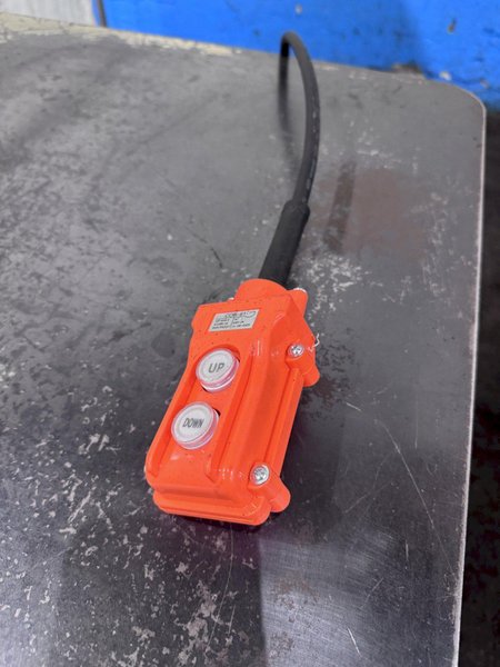 3500 LB SOUTHWORTH MODEL #LS4-36 HYDRAULIC LIFT TABLE: STOCK #78032