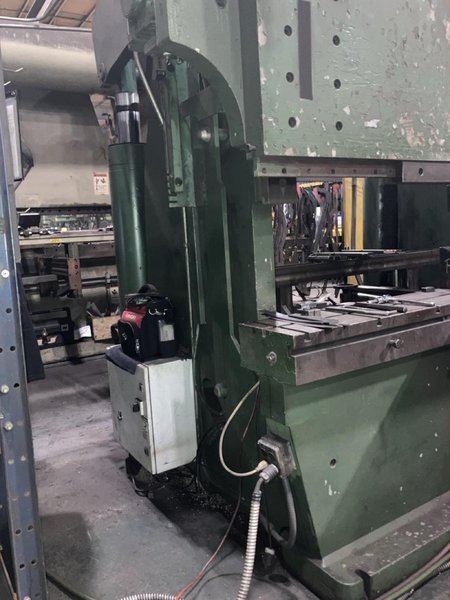 400 Ton x 8′ Accurpress CNC Press Brake, 2005 – Backgauge, Available Immediately