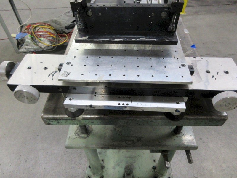 Adjustable Height Screw Lift Rolling Table with Multi Axis Fixtrure Table- Auction Item