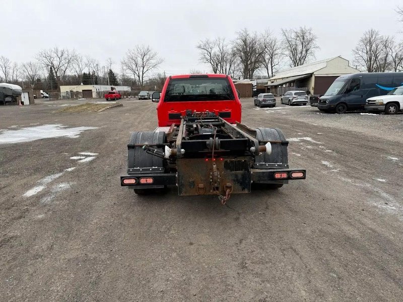 Ford F550 Flatbed Truck, 2019 – w/ Switch-N-Go Hoist