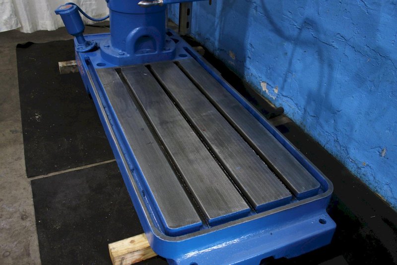 5&#039; X 11&quot; CARLTON RADIAL ARM DRILL: STOCK #76152