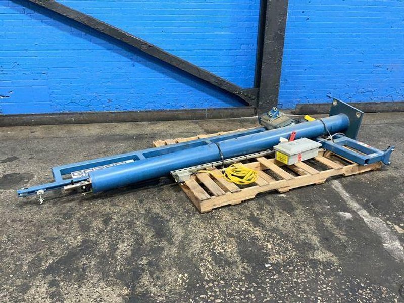 GORBEL 1/8 TON JIB CRANE W/ HOIST  -  020/57