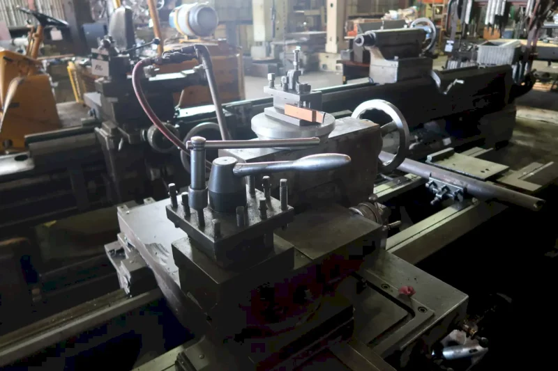 DIANICHI DLG-SHB 63X200 Manual Lathes