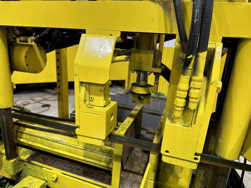 10" X 17" WF WELLS MODEL #W-10-2U AUTOMATIC HORIZONTAL DUAL POST BAND SAW: STOCK #21759