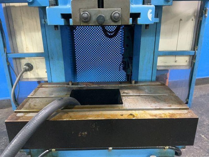 Wasino Engineering 450 Kn Gap Frame Press - Pux45ad