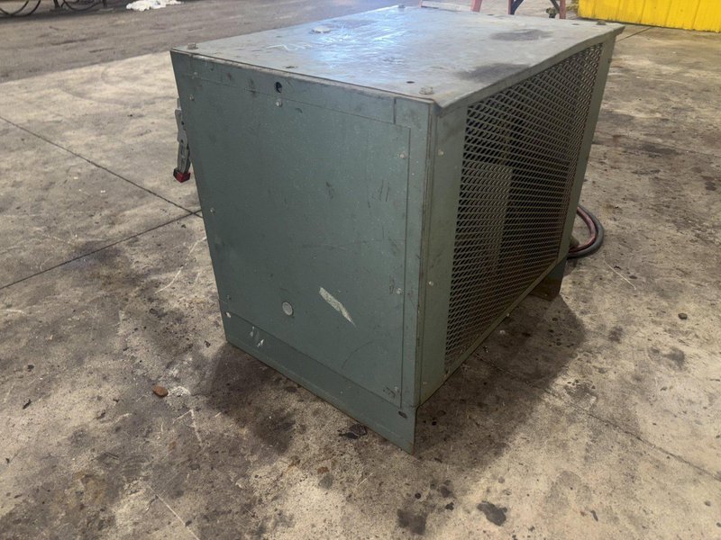 HERTNER MODEL #TD18-1200 AUTOMATIC BATTERY CHARGER: YOBRO #24142