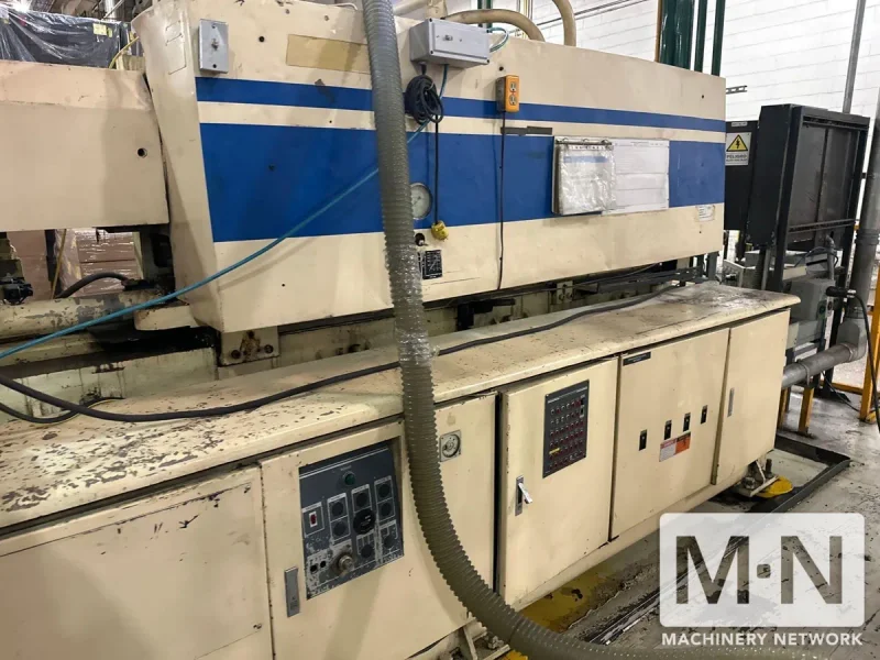 937 Ton 162.26 Oz Goldstar IDE850EN Injection Molding Machine, 1994